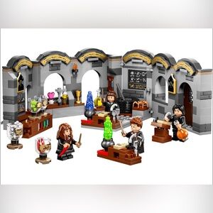 LEGO Harry Potter Hogwarts Potions Class 397 pieces